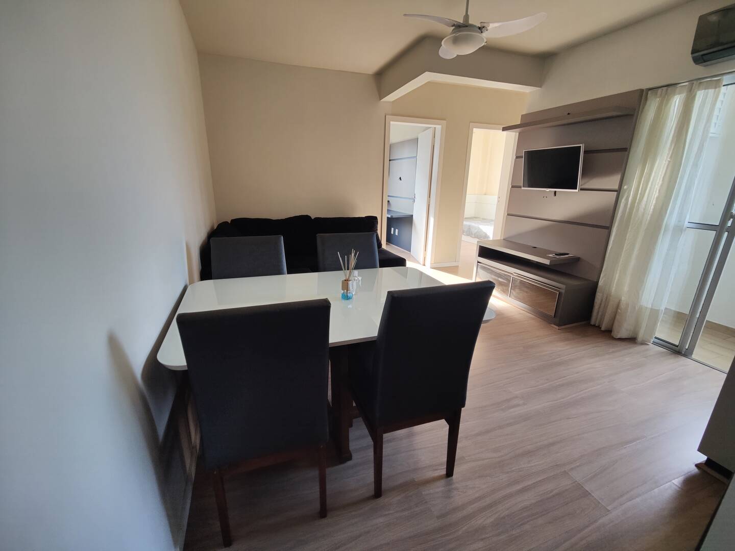Apartamento 2 dormitórios mobiliado - ACEITA FINANCIAMENTO